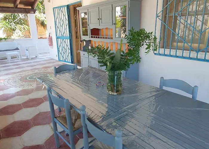 VILLA MIRABELLE , Torresangiovanni Marina di Ugento (LE)